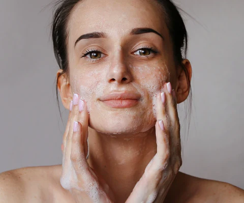 Jakie są zalety glukonianu cynku w leczeniu trądziku?