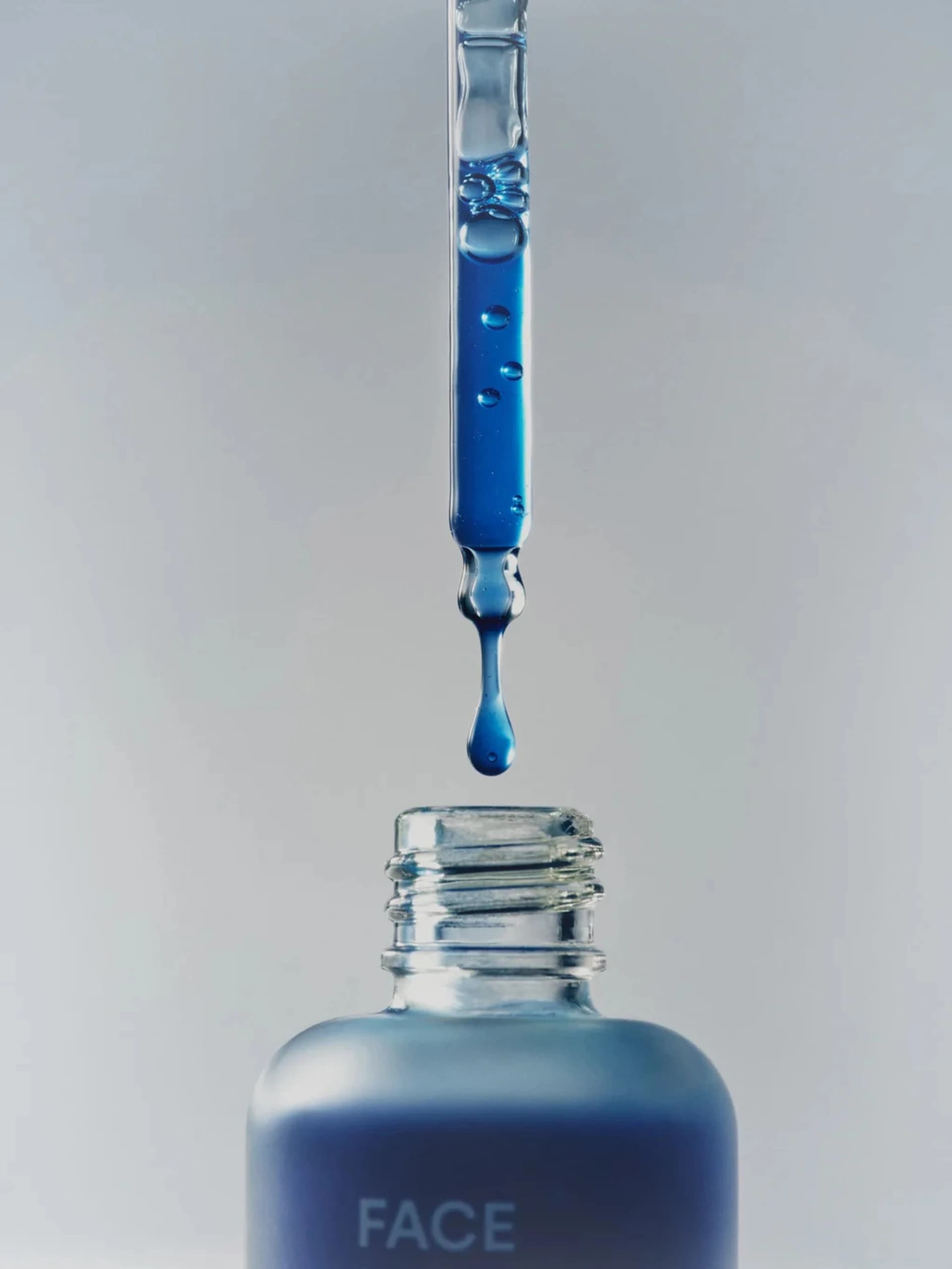 Miedź przeciw wypadaniu włosów: jak przebiega regeneracja mieszków włosowych