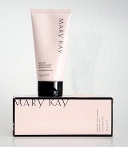 Mary Kay Advanced Moisture Renewal Treatment Cream